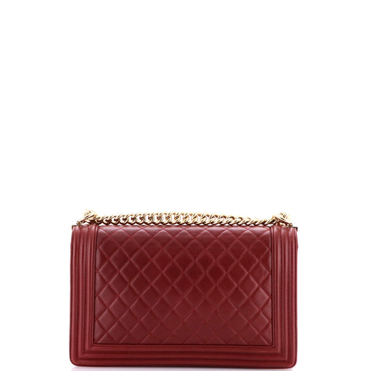 シャネル ボーイ フラップバッグ キルティング ラムスキン ニューミディアム