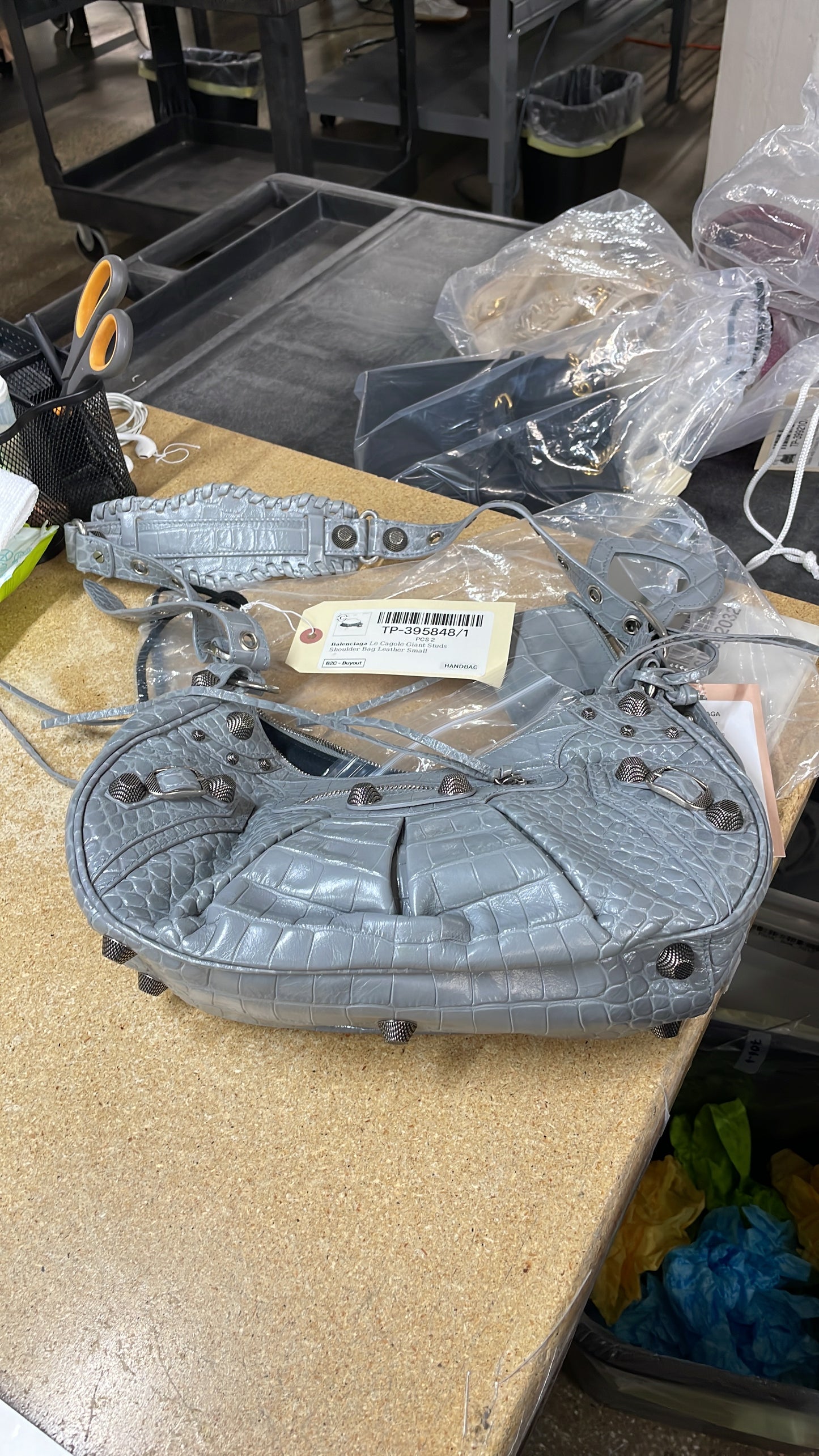 バレンシアガ ル・カゴーレ ジャイアントスタッズ ショルダーバッグ クロコダイル型押しレザー スモール