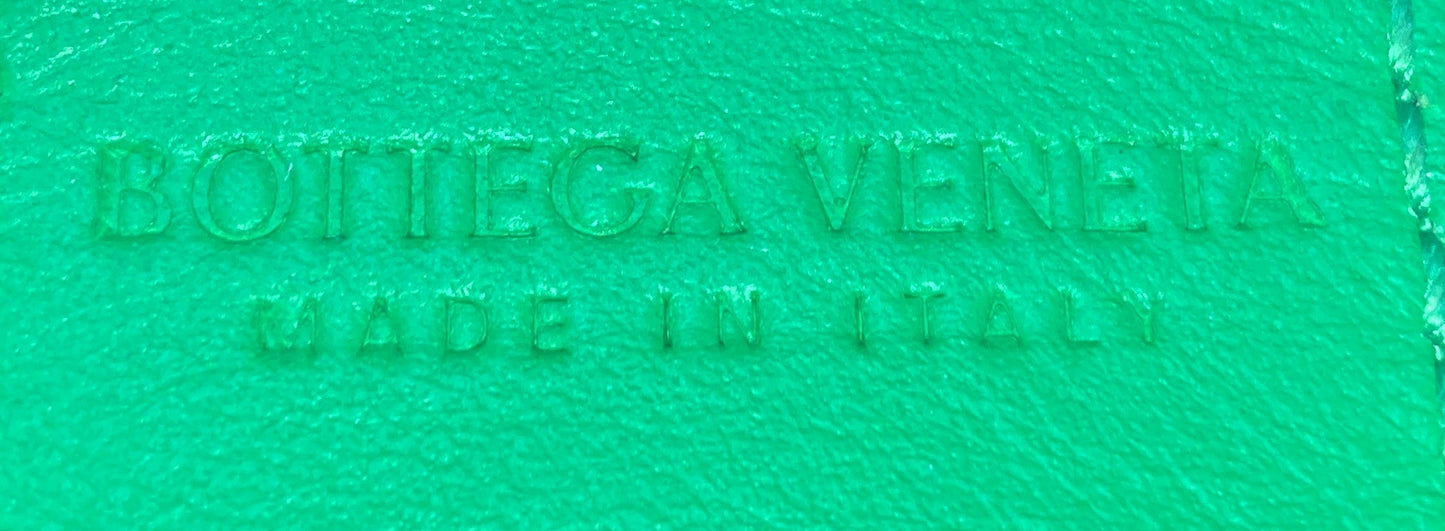 ボッテガ ヴェネタ カセットフォンホルダー クロスボディバッグ マキシ イントレチャート レザー ミニ