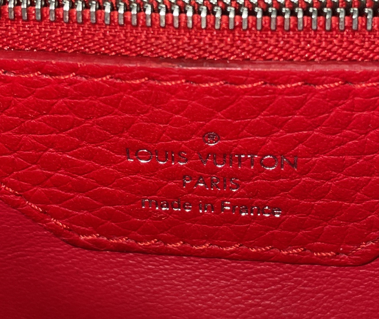 Louis Vuitton Capucines Leather Bag MM