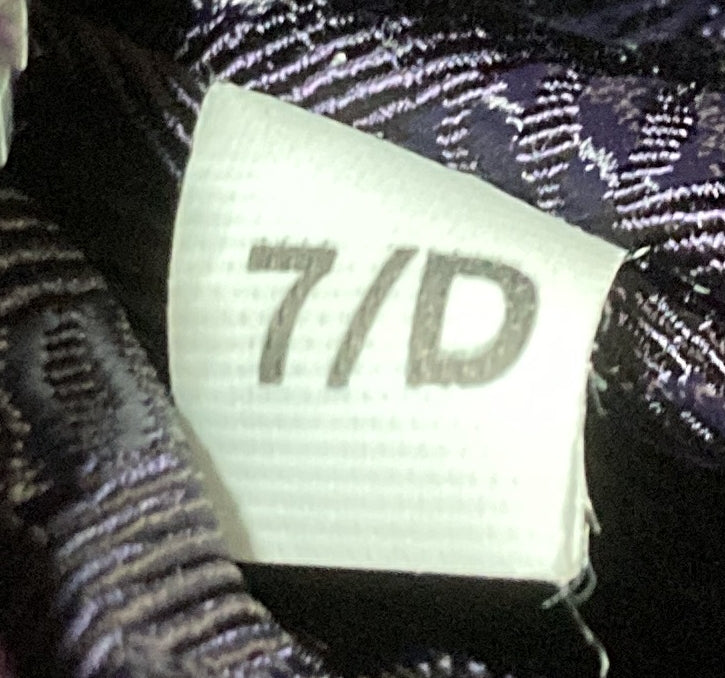 プラダ パッド入り シグノ トライアングル クロスボディバッグ レザー