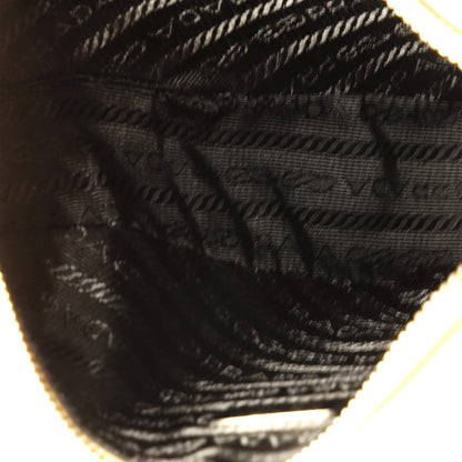 プラダ トライアングルロゴ ジップチェーン クロスボディバッグ エンボスレザー スモール