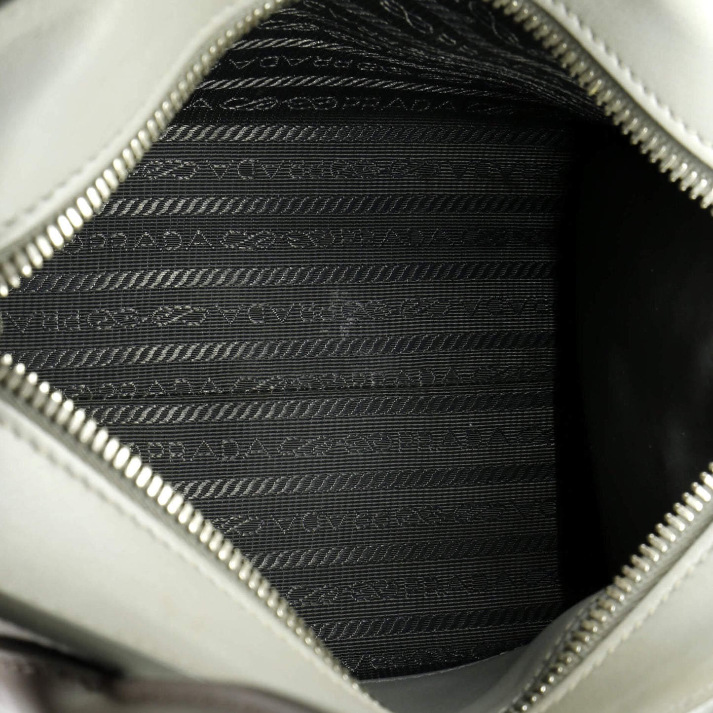 プラダ モノクローム トートバッグ サフィアーノ シティカーフ スモール