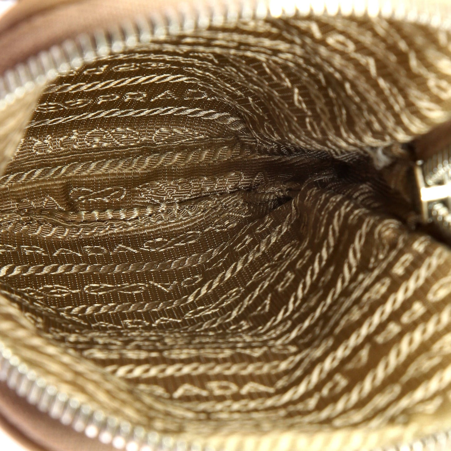 プラダ スペクトラム フォンホルダー クロスボディバッグ キルティングナッパレザー