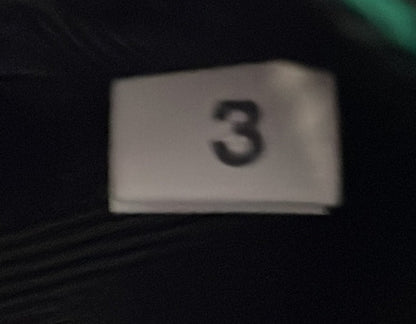 プラダ トライアングルロゴ ジップ クロスボディバッグ サフィアーノレザー スモール