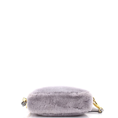 プラダ フロウ カメラ クロスボディバッグ シアリング スモール