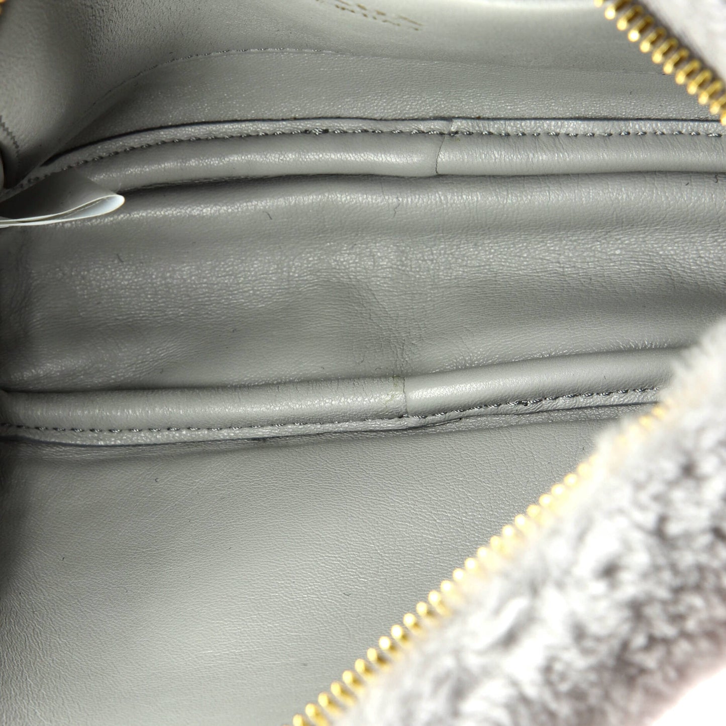 プラダ フロウ カメラ クロスボディバッグ シアリング スモール