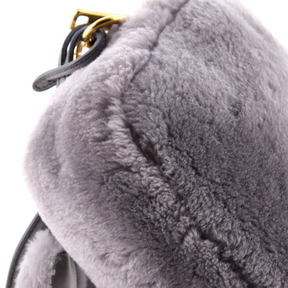 プラダ フロウ カメラ クロスボディバッグ シアリング スモール