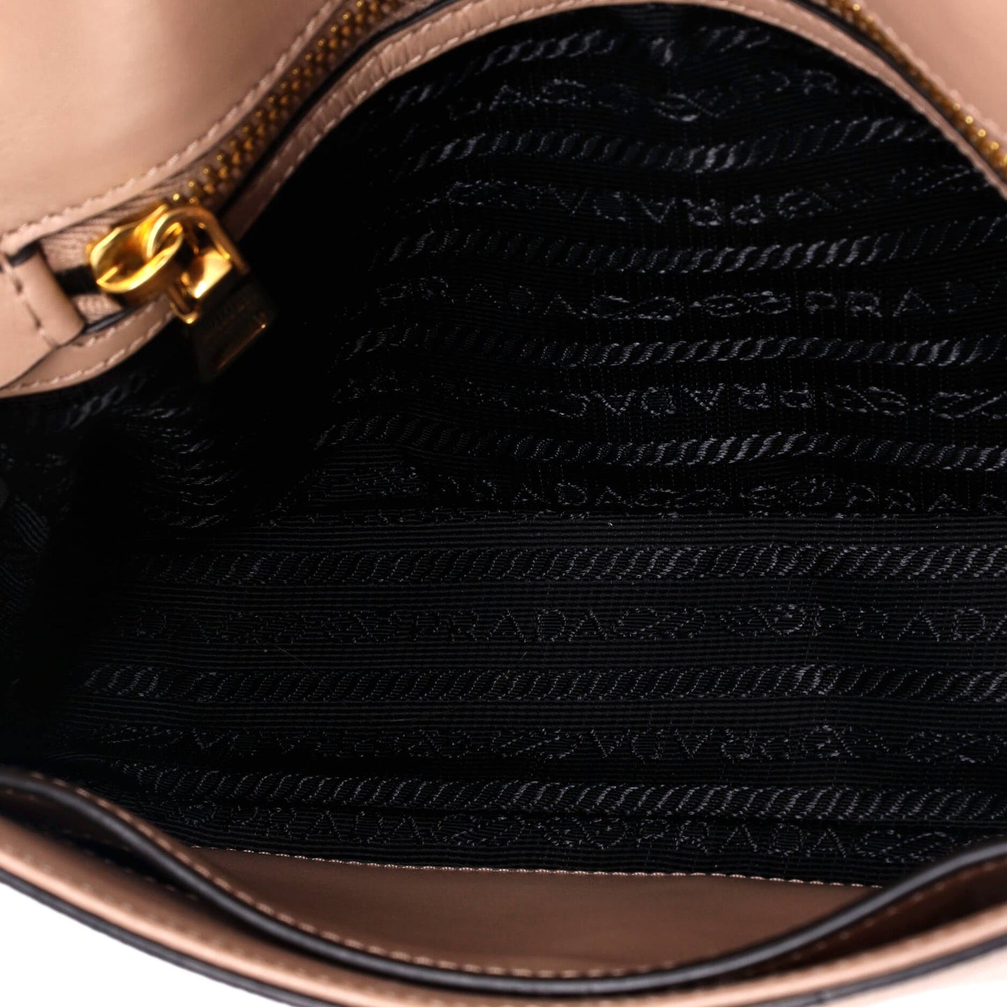 プラダ パティーナ フラップ ショルダーバッグ サフィアーノレザー スモール