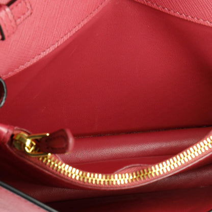 プラダ フリップロックウォレット チェーンクラッチ サフィアーノレザー スモール