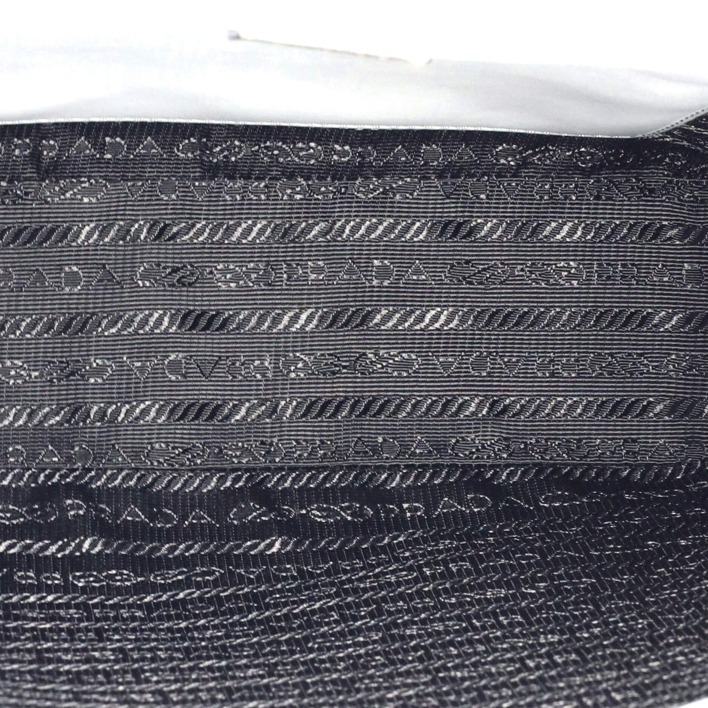 プラダ コンバーチブルトート ブラッシュドレザー ミディアム