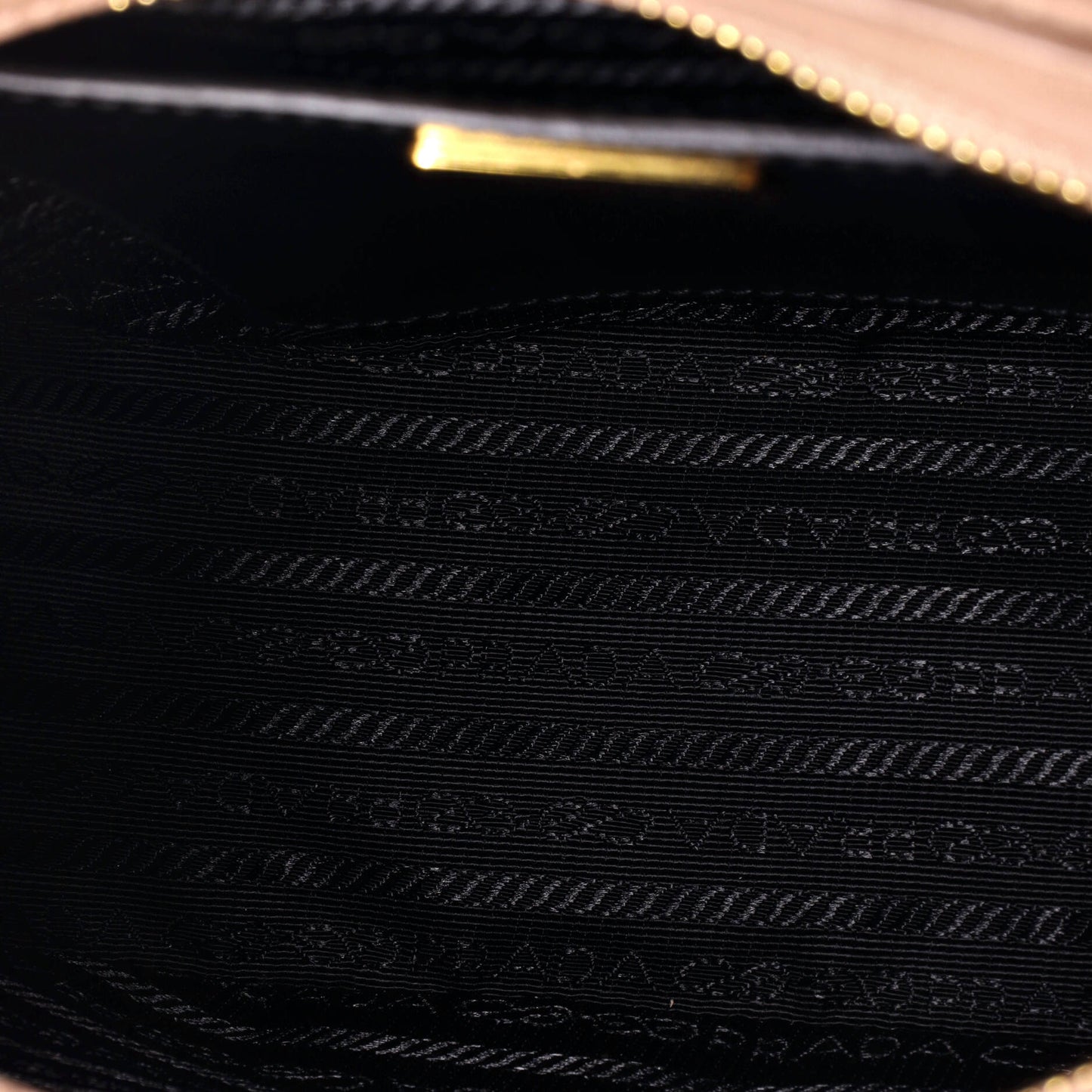 プラダ メトロポリス トートバッグ サフィアーノレザー スモール