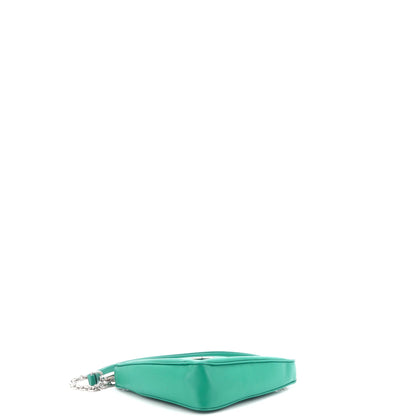 プラダ トライアングルロゴ ジップ クロスボディバッグ エンボス加工 グレース リュクス スモール