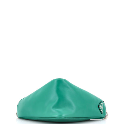 プラダ トライアングルロゴ ジップチェーン クロスボディバッグ エンボスレザー スモール