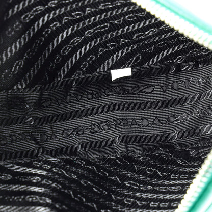 プラダ トライアングルロゴ ジップチェーン クロスボディバッグ エンボスレザー スモール