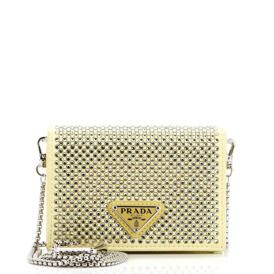 プラダ フラップ カードホルダー（チェーン付き、サテン、クリスタル付き）