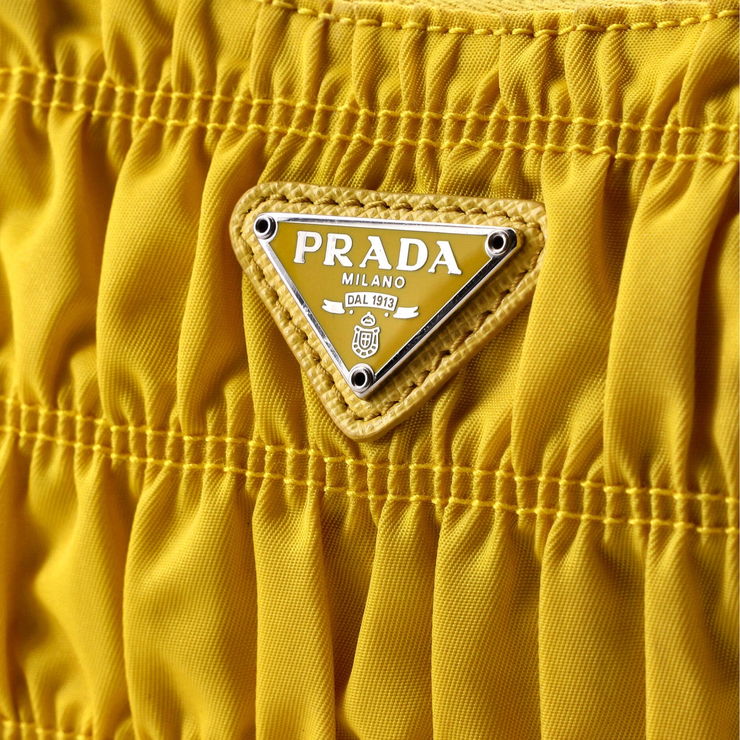 プラダ ホーボー テッソウ ゴーフル with サフィアーノ ミニ