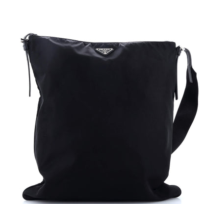 プラダ トライアングルロゴプレート フラットメッセンジャー テスート ミディアム