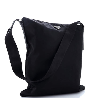 プラダ トライアングルロゴプレート フラットメッセンジャー テスート ミディアム