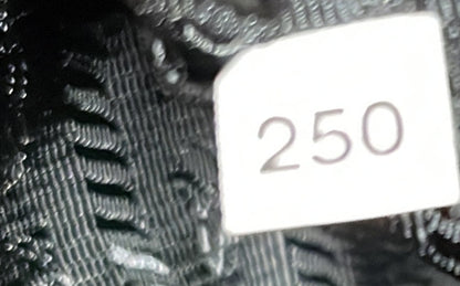 プラダ トライアングルロゴプレート フラットメッセンジャー テスート ミディアム