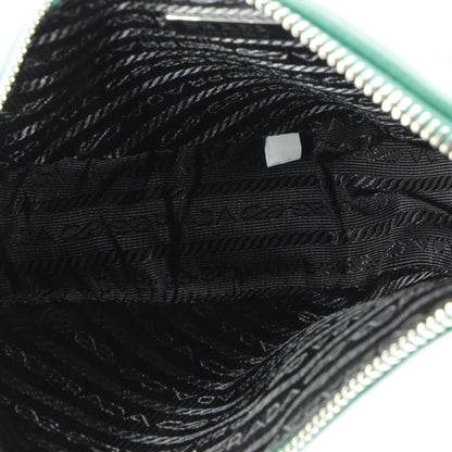 プラダ トライアングルロゴ ジップチェーン クロスボディバッグ エンボスレザー スモール