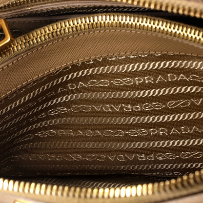 プラダ プロムナードバッグ サフィアーノレザー ミディアム