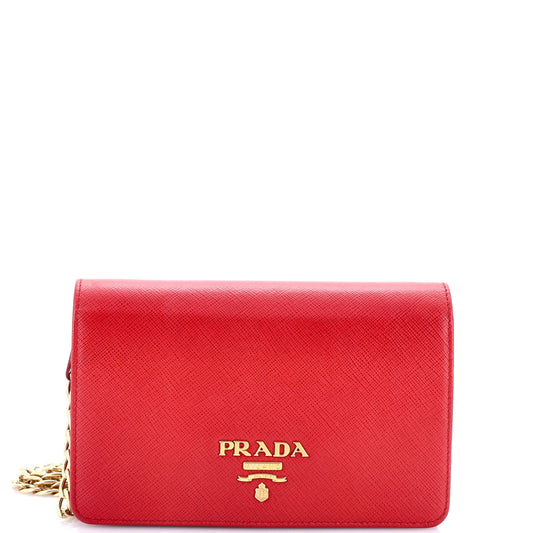 プラダ チェーンウォレット クロスボディ サフィアーノレザー