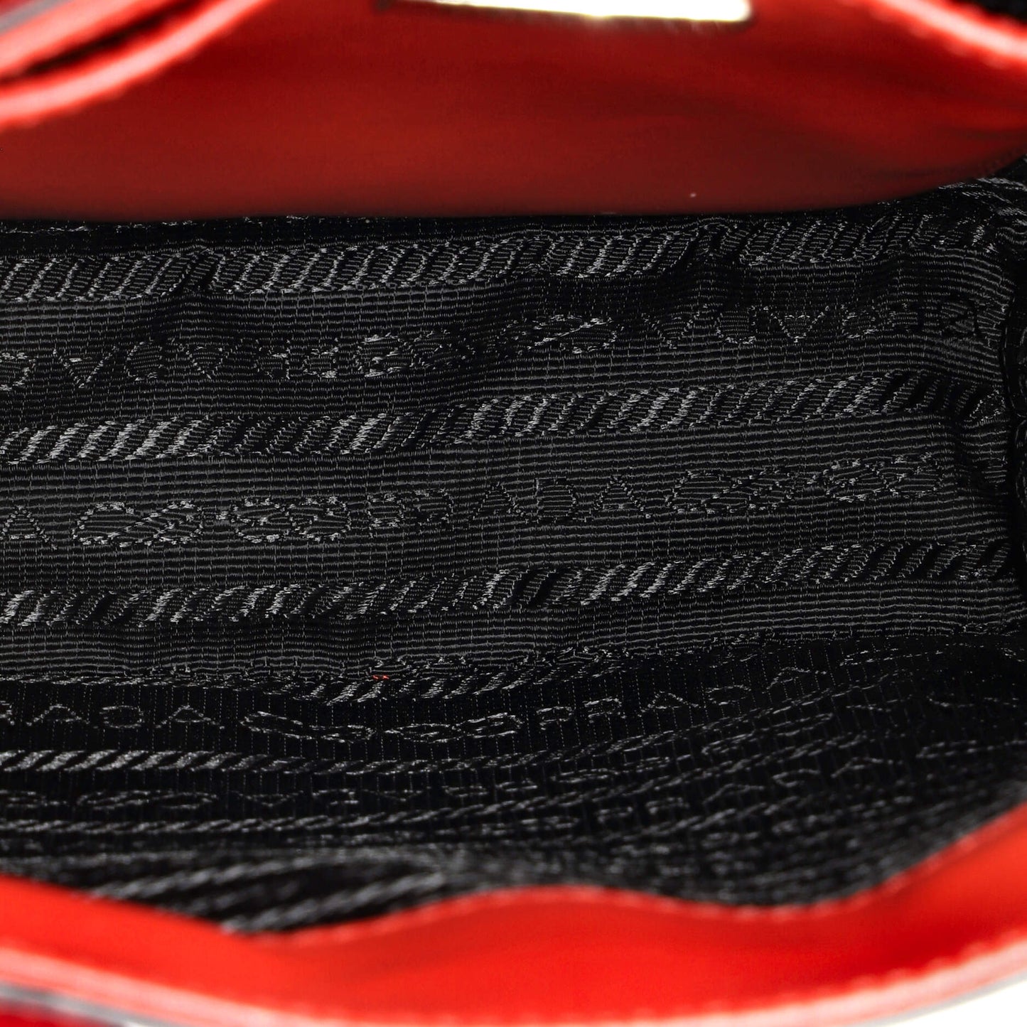 プラダ コンバーチブルトート ブラッシュドレザー スモール