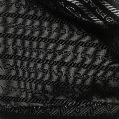 プラダ トライアングルロゴ ジップ クロスボディバッグ サフィアーノレザー スモール