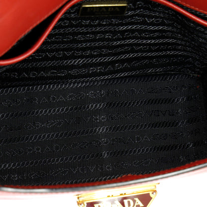 プラダ フリップロック チェーンショルダーバッグ サフィアーノレザー スモール