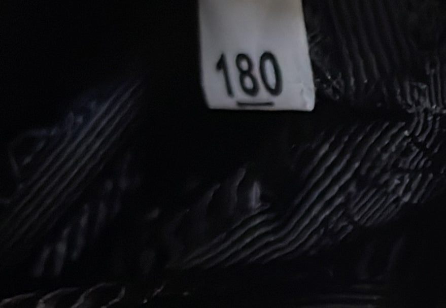 プラダ ロゴ トートバッグ パンチングレザー ミディアム