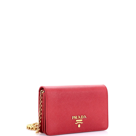 プラダ チェーンウォレット クロスボディ サフィアーノレザー