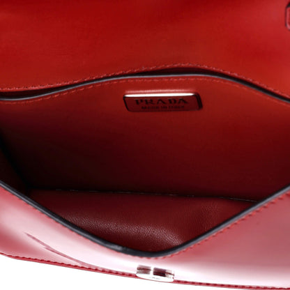 プラダ マキシ トライアングル ロゴ チェーン フラップバッグ ブラッシュドレザー スモール