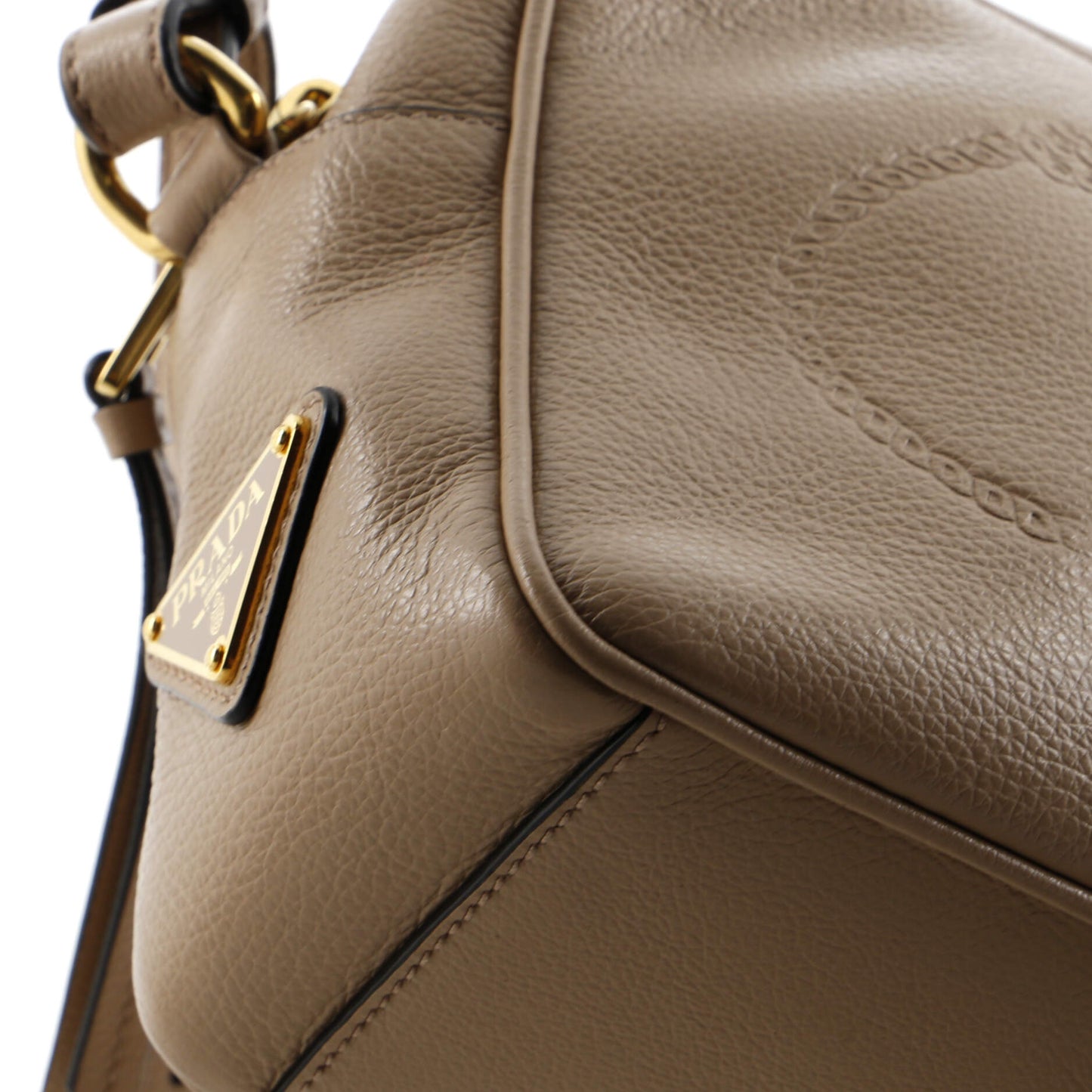 プラダ ロゴ カメラバッグ エンボスレザー スモール