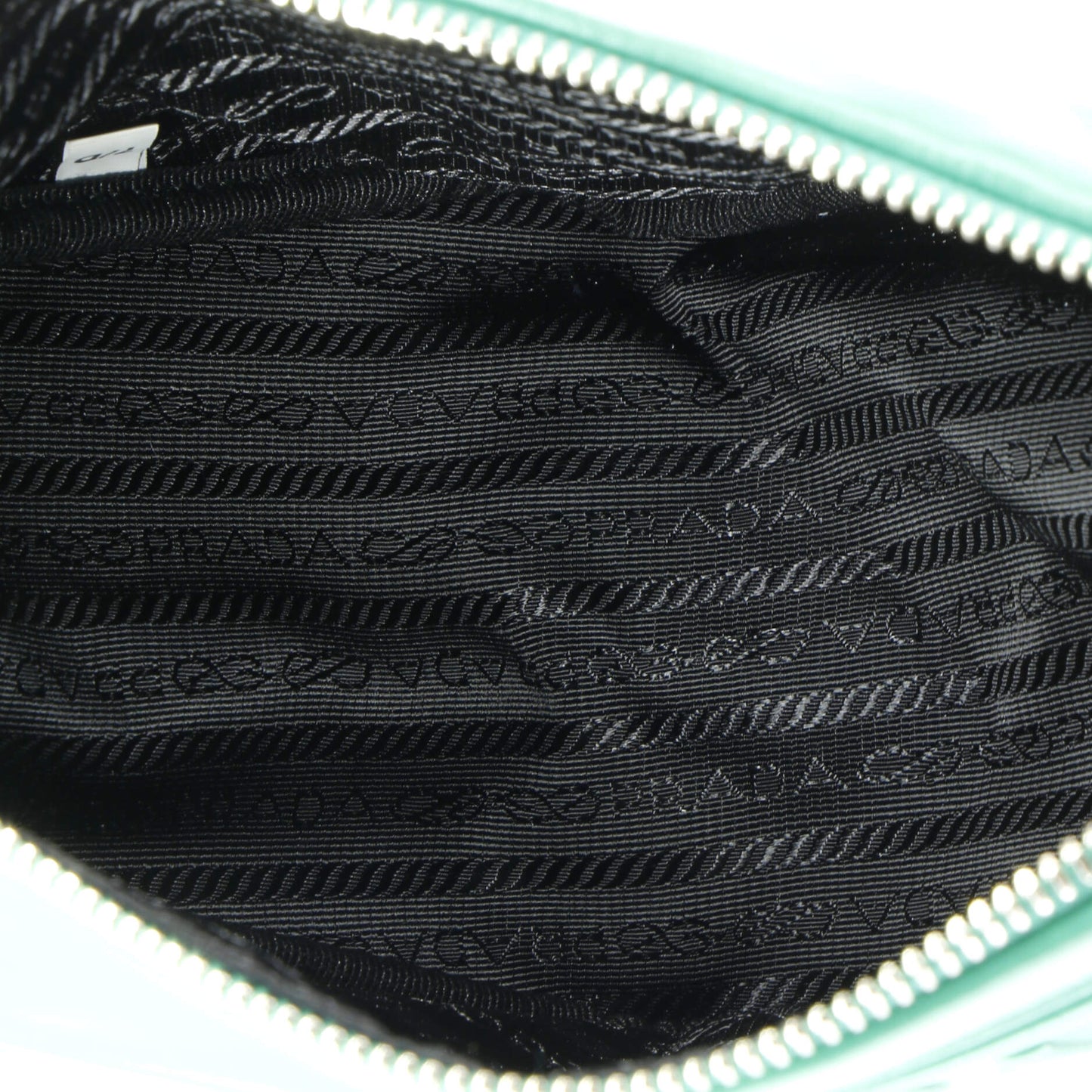 プラダ トライアングルロゴ ジップ クロスボディバッグ レザー スモール