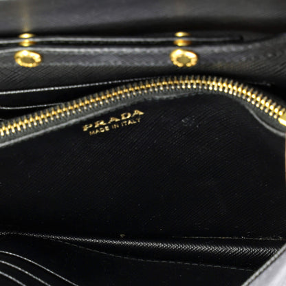 プラダ チェーンウォレット クロスボディ サフィアーノレザー