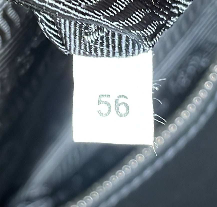 プラダ コンバーチブル トライアングル ショッパー トート ソフトカーフ ミディアム