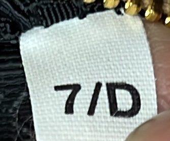 プラダ エンブレム フラップバッグ サフィアーノレザー スモール