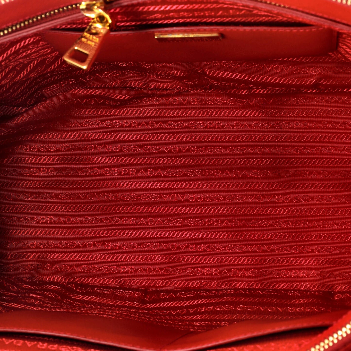 プラダ ダブルジップ リュクス トートバッグ サフィアーノレザー ラージ