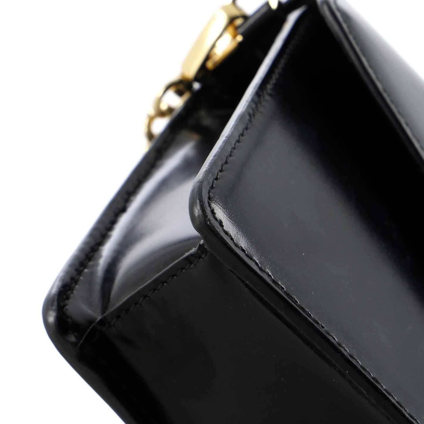 プラダ トライアングルロゴプレート エンベロープチェーンショルダーバッグ サフィアーノレザー