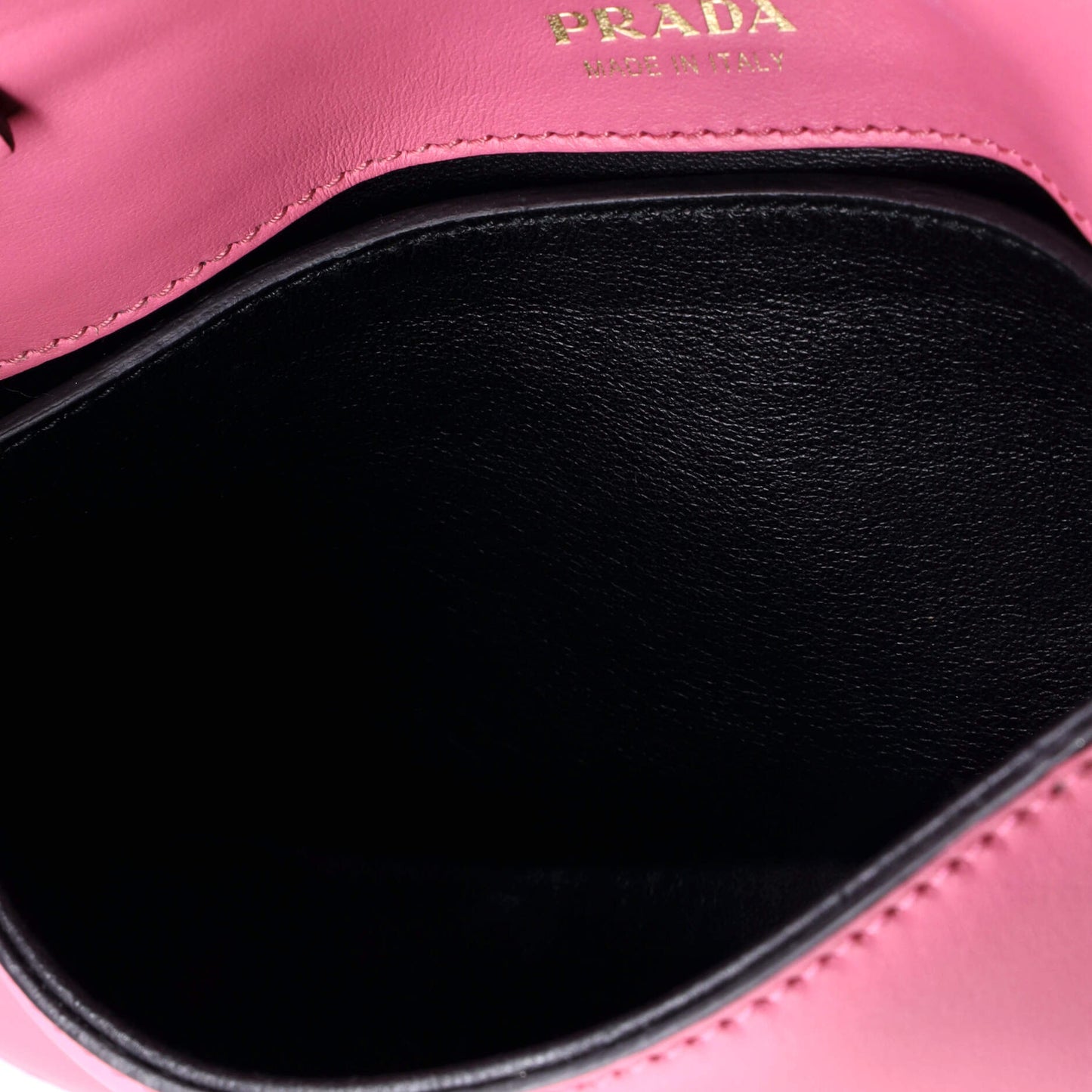 プラダ シドニー ベルトバッグ シティカーフ