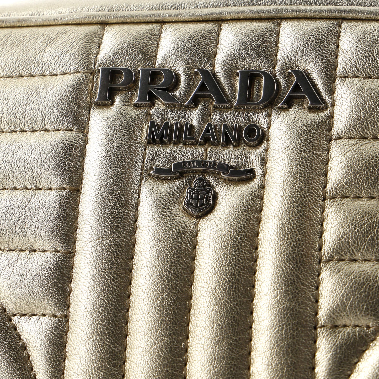 プラダ カメラバッグ ダイアグラム キルティングレザー ミニ