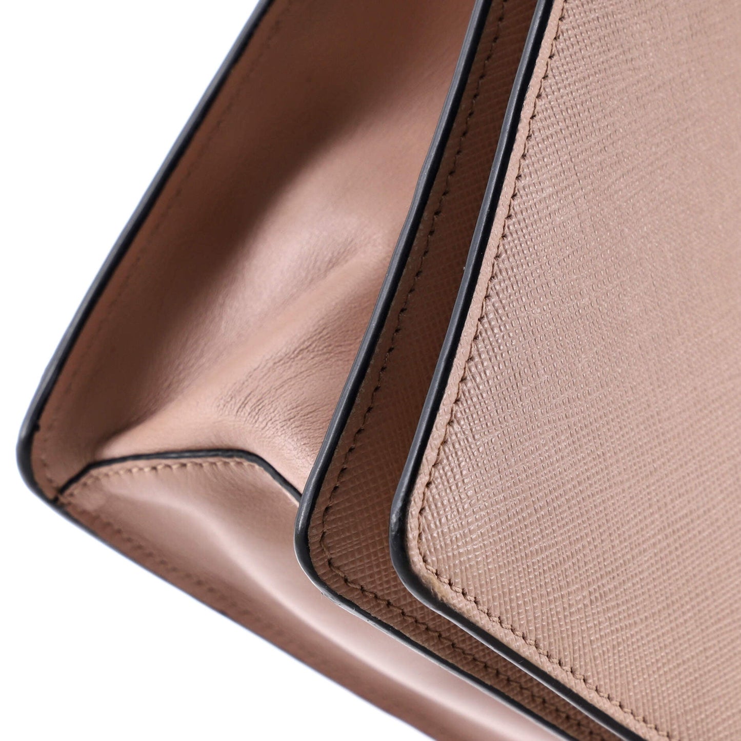 プラダ チェーンフラップバッグ サフィアーノレザー スモール