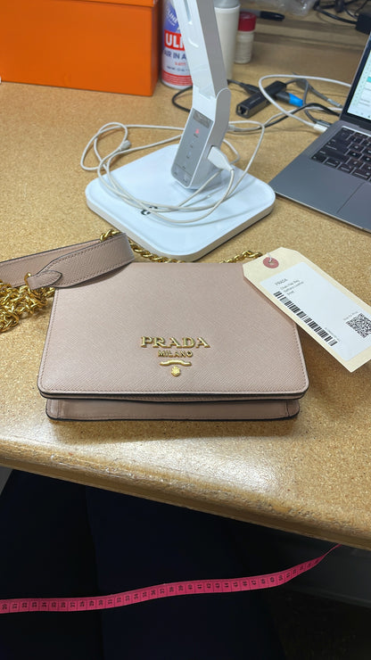 プラダ チェーンフラップバッグ サフィアーノレザー スモール