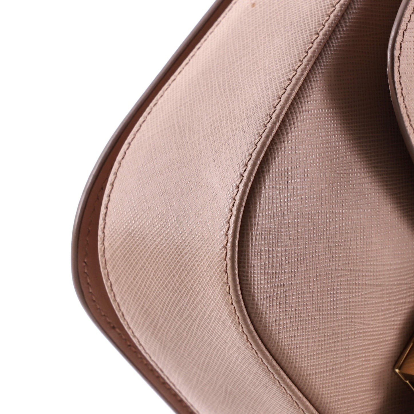 プラダ エンブレム フラップバッグ サフィアーノレザー スモール