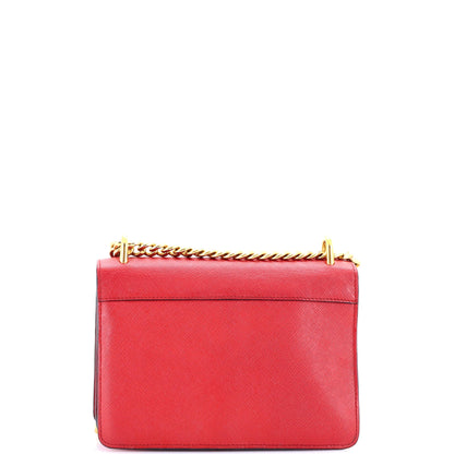 プラダ チェーンフラップ クロスボディバッグ サフィアーノレザー ミニ