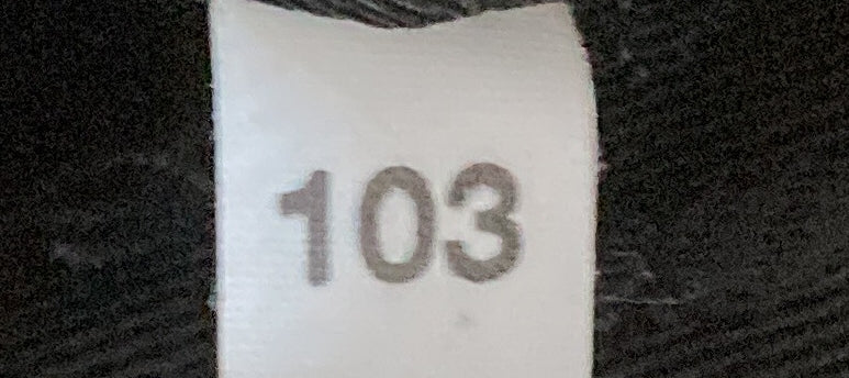 プラダ トライアングル ロゴ リストレット ポーチ エンボス レザー