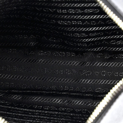 プラダ リ・エディション ジップ メッセンジャーバッグ サフィアーノレザー スモール