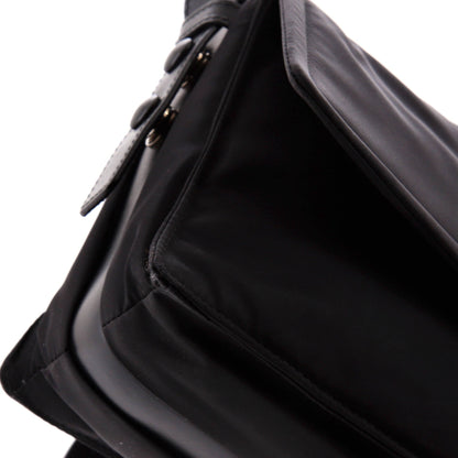 プラダ パッド入りフラップショルダーバッグ リナイロン スモール