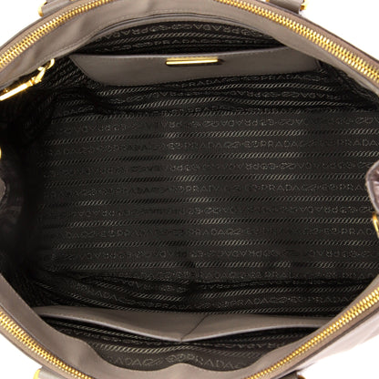 プラダ ダブルジップ リュクス トートバッグ サフィアーノレザー ラージ
